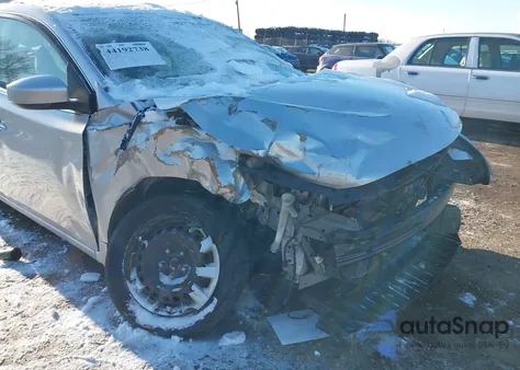 2014 Nissan Sentra S z USA, uszkodzony, nr VIN 3N1AB7AP5EL681966